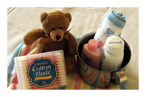 Baby shower gift set in Stainless Steel Cup for a girl